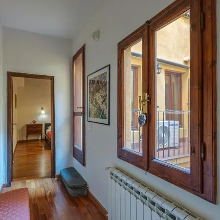 Appartamento-via Dei Pilastri 32 *