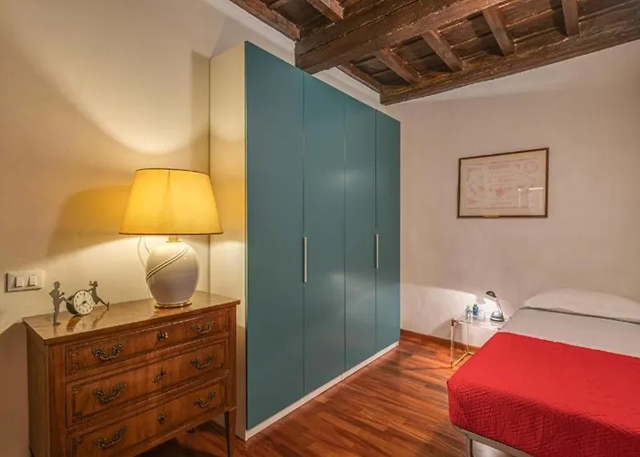 Appartamento-via Dei Pilastri 32 *